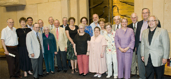 The Shem Tov (Good Name) Award is given to individuals who have contributed substantially to congregational activity and have had a significant impact on the life of the synagogue community. Pictured above are this year’s award winners. (Photo: Jeffrey A Schmieg Photography)