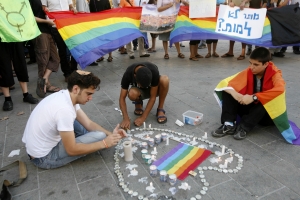 Mourners gather in Jerusalem's Zion Square on Sunday to remember two young Israelis killed in a shooting at a Tel Aviv gay community center the previous evening. (Photo: Miriam Alster/ Flash90)