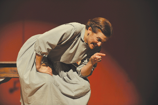 Actress Kate Fuglei stars in the Minnesota Jewish Theatre Company’s production of Rachel Calof: A Memoir with Music, a one-woman show based on the story of a Jewish bride who emigrated from Russia to North Dakota in 1894. The show runs through Aug. 25. (Photo: Karen Richardson)