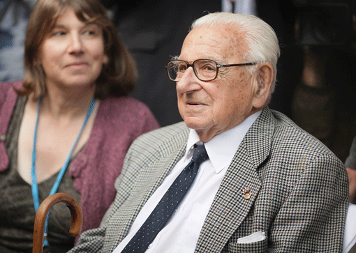Nicholas Winton at a London event honoring him in September 2009. (Photo: Peter Maciarmid / Getty Images)