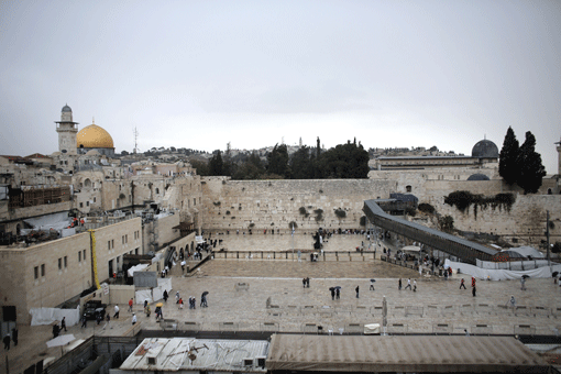 The Western Wall in the Old City of Jerusalem on a rainy day, Oct. 25, 2015. (Photo: Ahmad Gharabli / AFP / Getty Images)
