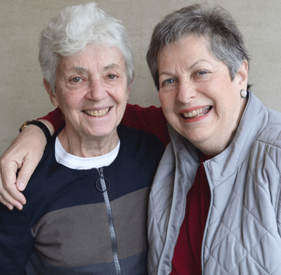 Dorothy Marden (left) and Annalee Odessky are co-chairs of the Minneapolis Yiddish Vinkl. (Photo: Mordecai Specktor)