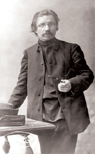 Solomon Rabinovitch, who adopted the nom de plume Sholem Aleichem, in Warsaw, 1905. (Photo: Courtesy of Riverside Films)