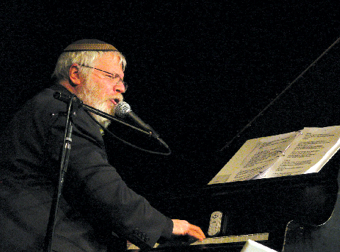 LONG AGO ON SECOND AVENUE — Zalmen Mlotek, artistic director of The National Yiddish Theater-Folksbiene (folksbiene.org), captivated the audience Saturday night at the St. Paul JCC with his musical lecture about the history of the Yiddish theater in New York City, its stars and songs, and its influence on Broadway composers from Irving Berlin to George Gershwin and Leonard Bernstein. The exploration of Yiddish culture continues at the JCC on Feb. 21, with Aliza Shevrin’s lecture on Sholem Aleichem. (Photo: Mordecai Specktor)