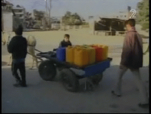 Haaretz TV reported that food and supplies were allowed into Gaza during a three-hour cease-fire on Wednesday.