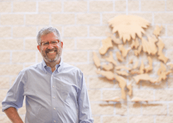 Rabbi Adam Rubin ascends Beth Jacob bima