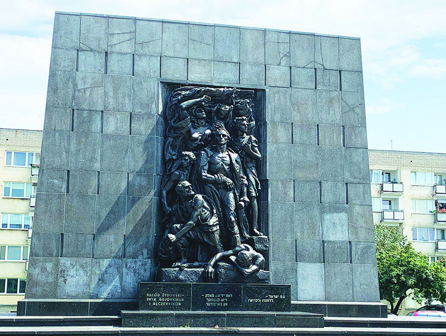 Monument unveiled to remember Warsaw Ghetto's buried archive of