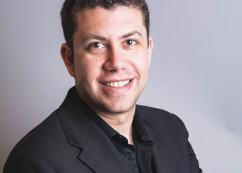 Direct from Los Angeles, Cantor Ben Tisser