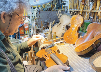 Musical instruments that survived the Shoah